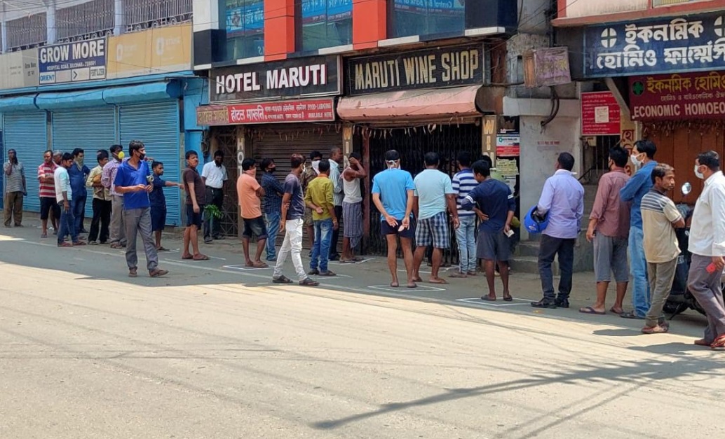 Early morning queue, wine shops open for public in Assam – Way2Barak